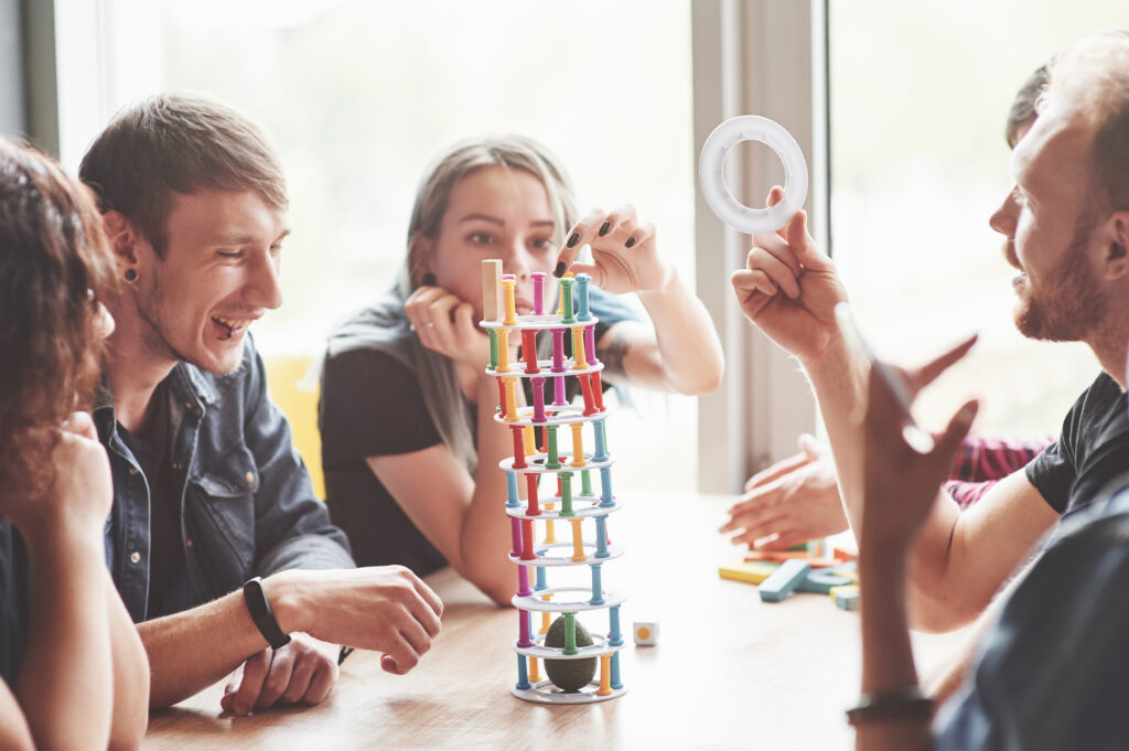 Lire la suite à propos de l’article Plonger dans l’aventure lego pour booster la cohésion